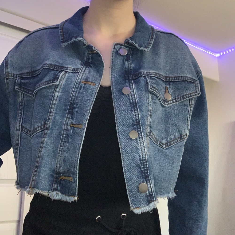 medium wash cropped denim jacket